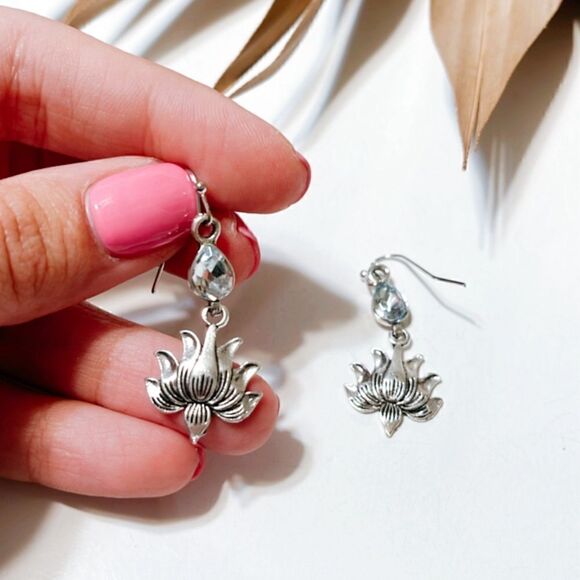 Lotus dangle earrings S415 - Picture 2 of 2